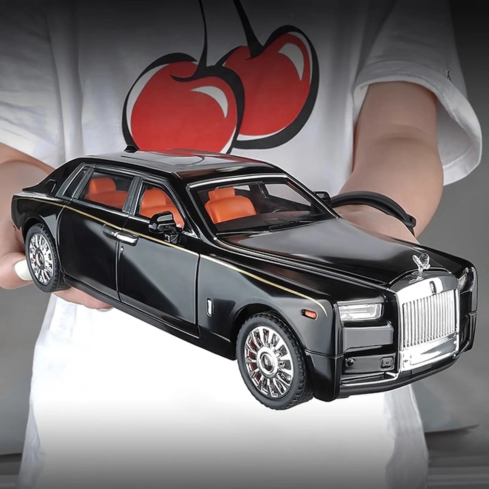 1:18 Rolls-Royce Phantom Collectible Diecast Car – Realistic Details, Lights & Sound