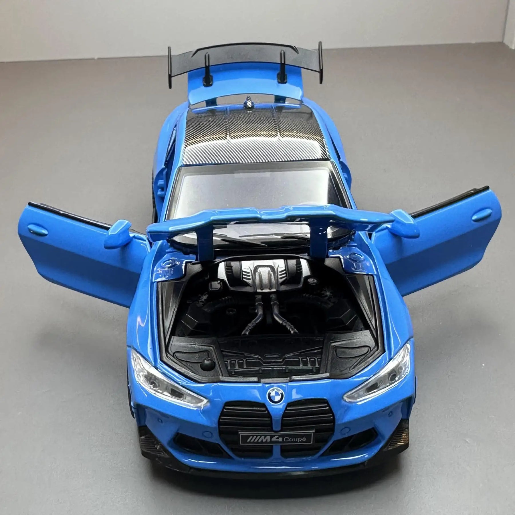 1:32 BMW M4 Coupe Diecast Alloy Model Car – Sound & Light