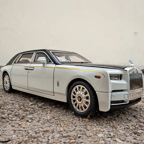 1:18 Rolls-Royce Phantom Collectible Diecast Car – Realistic Details, Lights & Sound